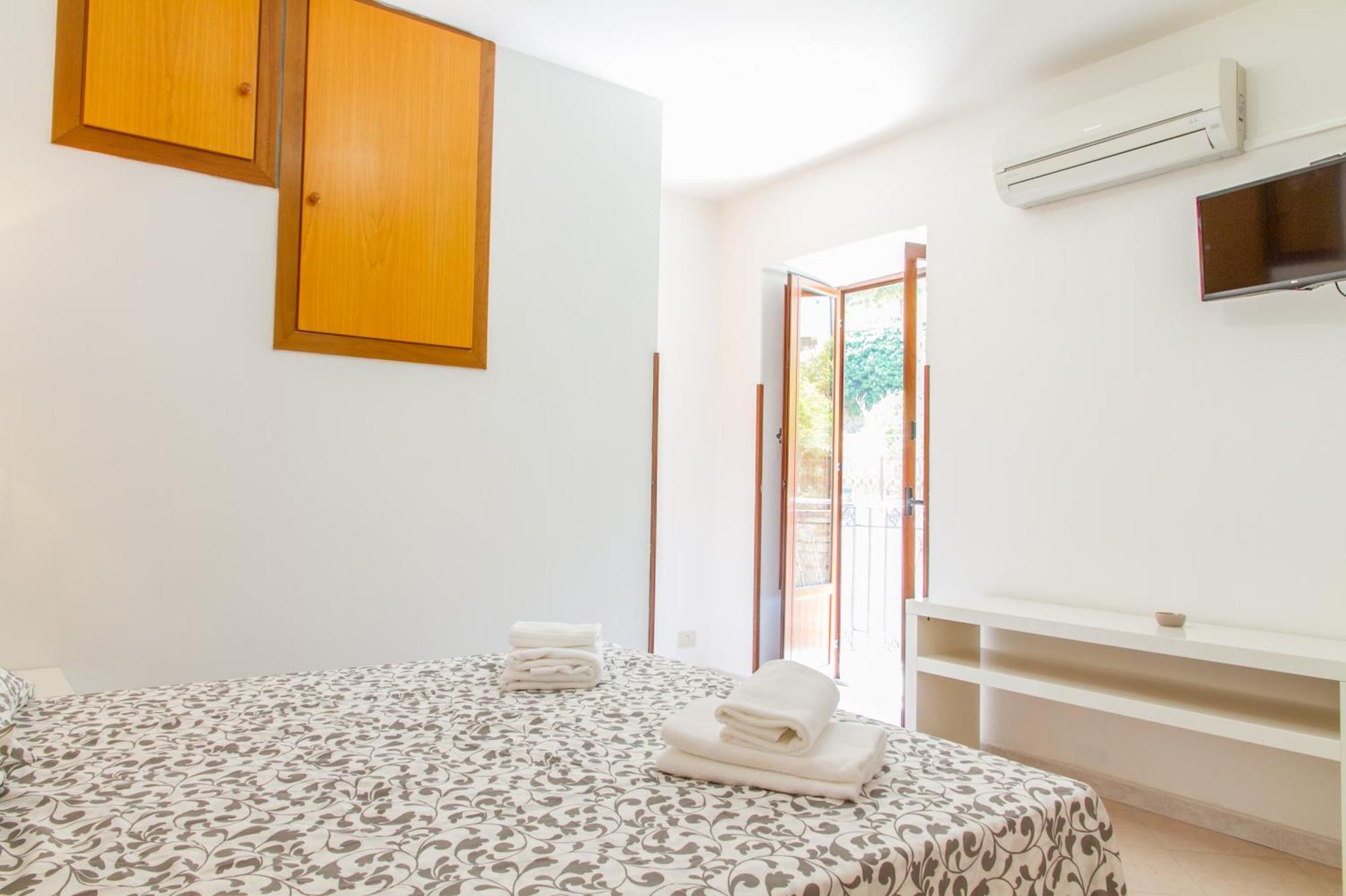 Hotel Ai Candelori Cefalù Esterno foto